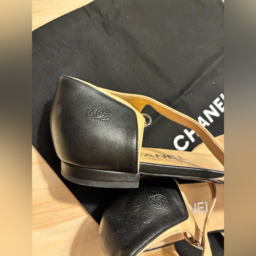 Chanel Two-Tone Beige and Black Pointed Toe Slingback Flats - Picture 9 of 15